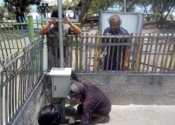 Pemasangan Alat Monitoring Sarang Penyu